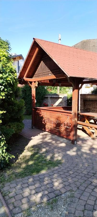 Rozsakert Apartmanhaz Hajdúszoboszló Εξωτερικό φωτογραφία