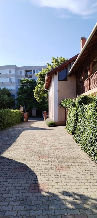 Rozsakert Apartmanhaz Hajdúszoboszló Εξωτερικό φωτογραφία