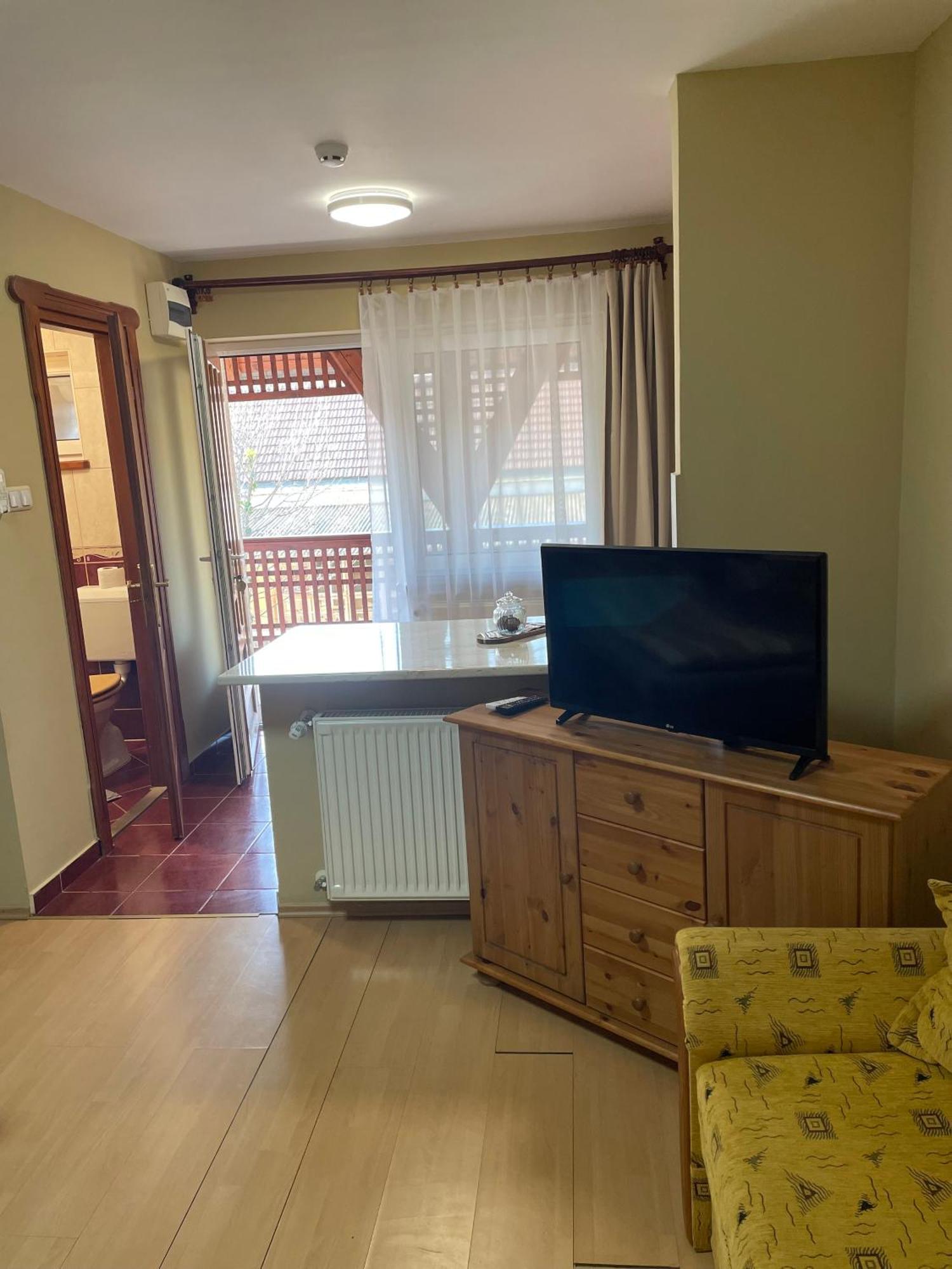 Rozsakert Apartmanhaz Hajdúszoboszló Εξωτερικό φωτογραφία